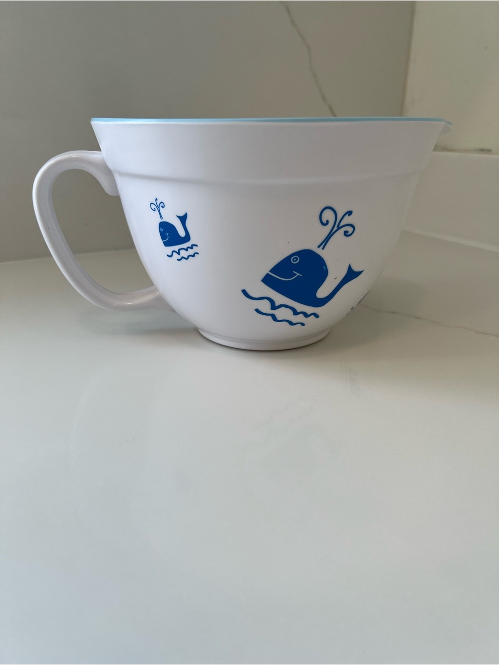 White and Blue Whale Mixing Bowl with Handle - Home Kitchen Bakeware